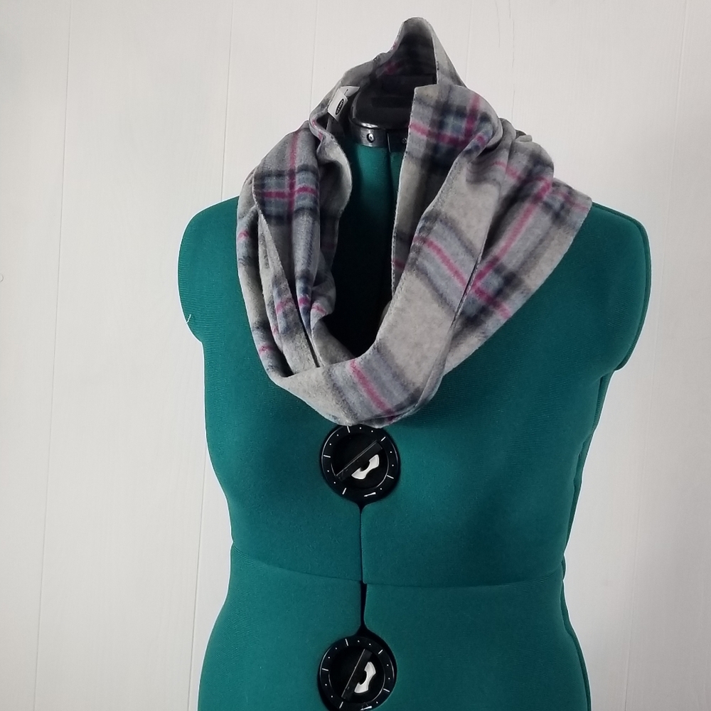 Old navy infinity scarf grey and pink
